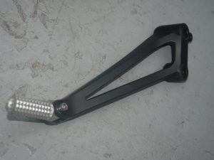 2011 YAMAHA YZF R1 REAR FOOT HANGER BRACKET L/H