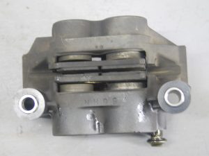 2005 YAMAHA YZF R1 FRONT CALIPER R/H