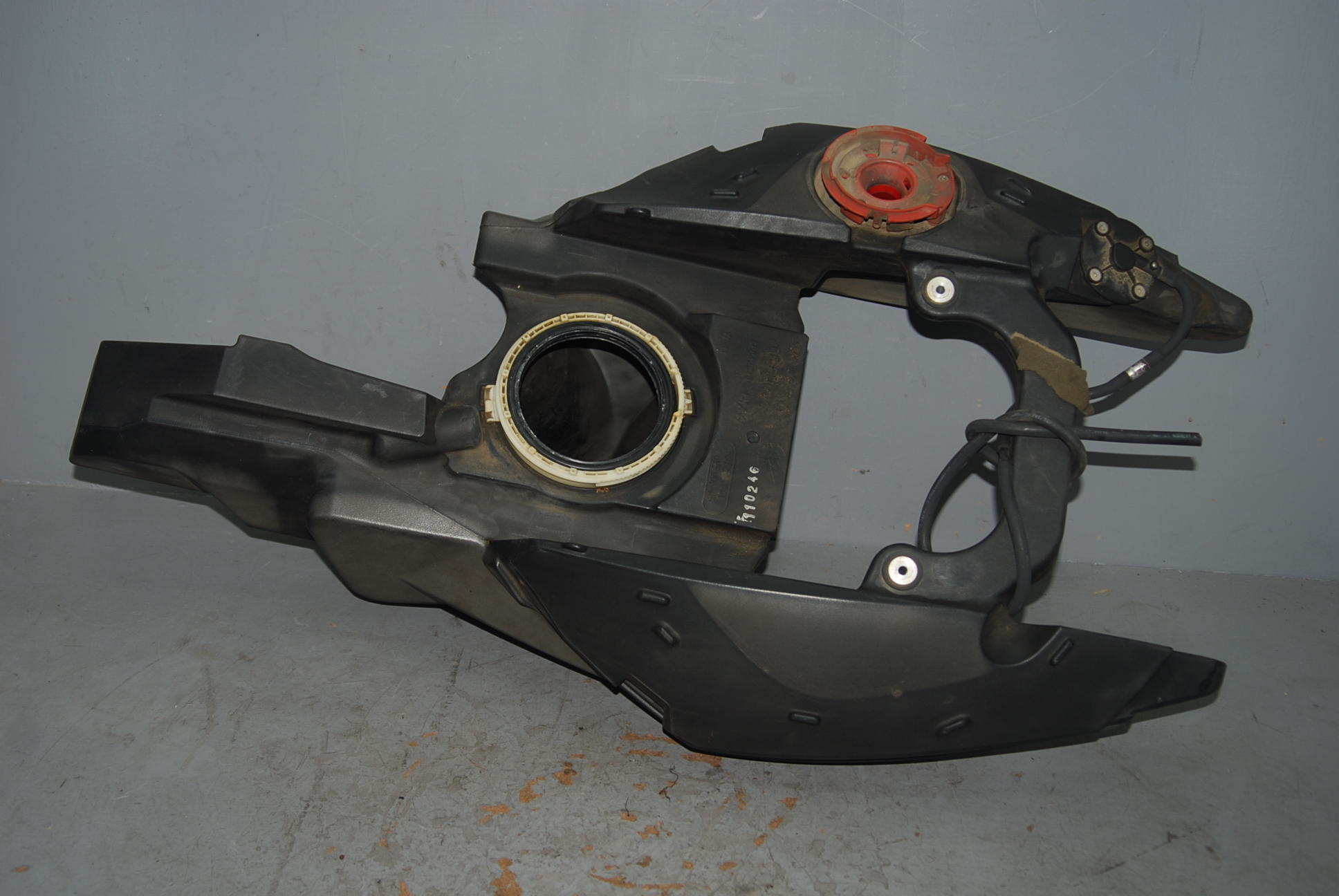 f800gs fuel tank